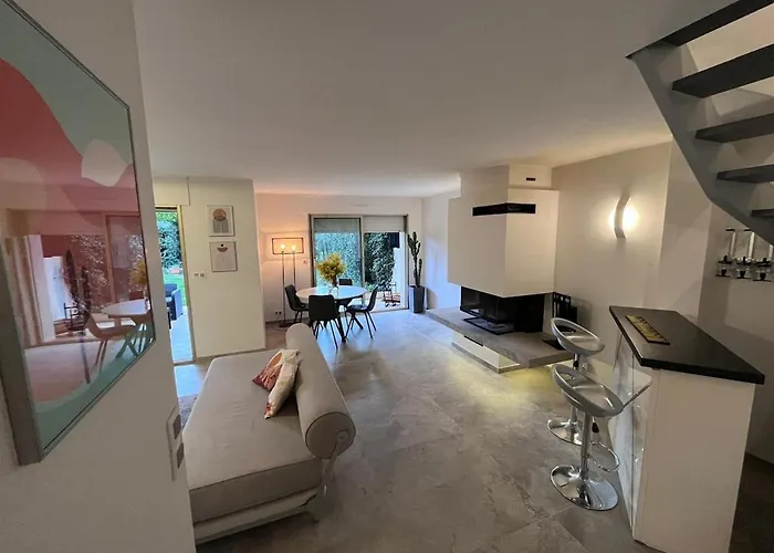 Marina Hébergement de vacances Mandelieu